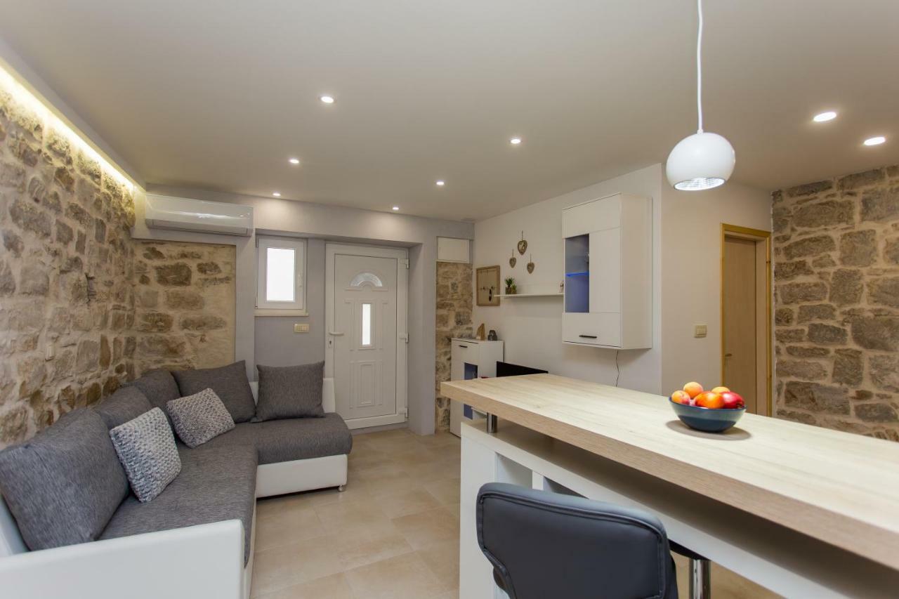 Studio Apartman "Brce" Kaštela Kültér fotó